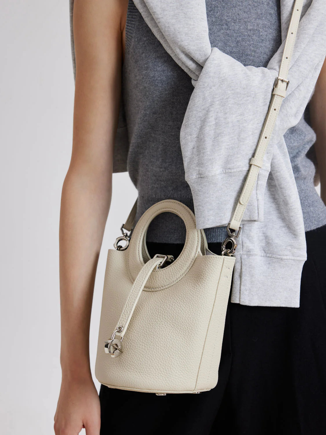 PAZZION, Vespera Bucket Bag, Beige
